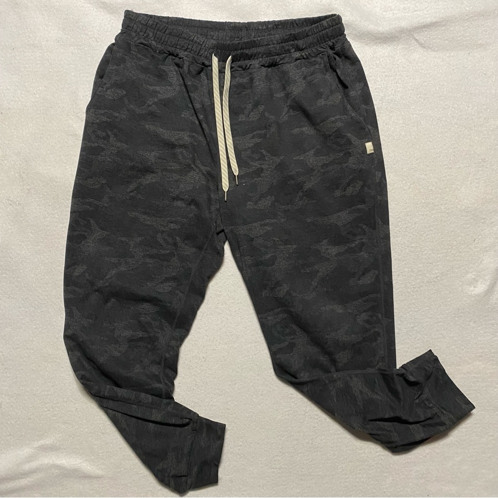 Vuori Gray Camo Performance Joggers Large